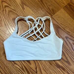 Lululemon white sports Bra size 6